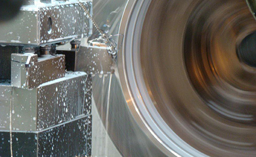 切削液起泡原因以及中聯(lián)邦切削液消泡劑解決方案