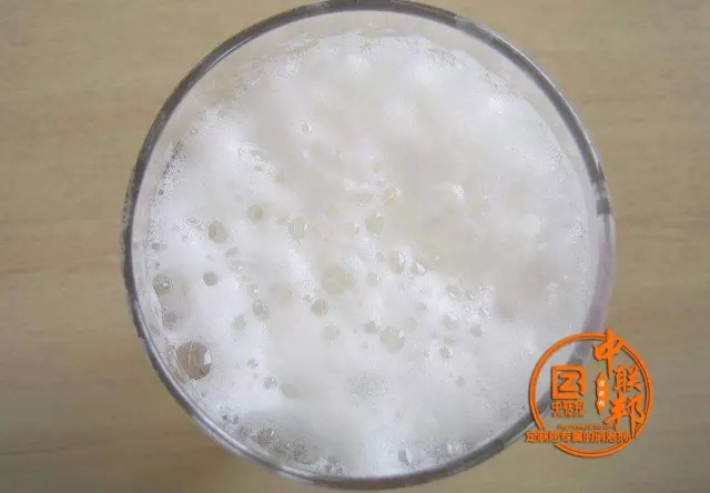 使用酒精發(fā)酵消泡劑，白酒投料率可快速上升