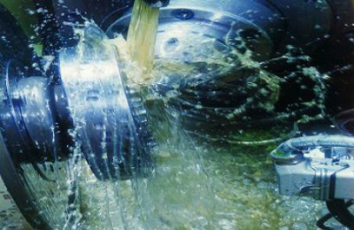 切削液可以使用切削液消泡劑來解決泡沫，我們竟然不知道？