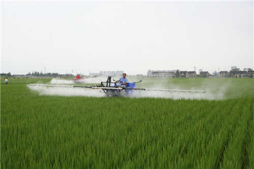 想要杜絕農(nóng)藥產(chǎn)生的氣泡？那就使用農(nóng)藥消泡劑吧！