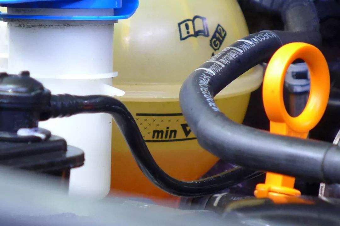 冷卻液專(zhuān)用消泡劑在金屬行業(yè)又起著怎樣的重要作用？