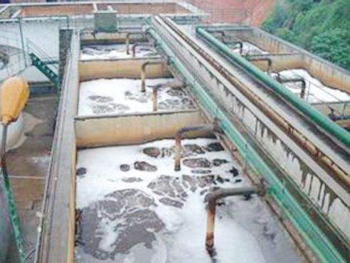 可怕！污水處理泡沫這么多，加點(diǎn)西安污水處理消泡劑！