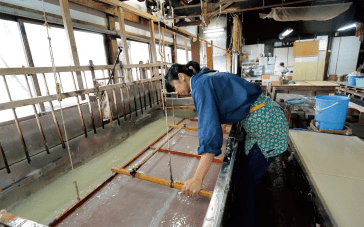 抄紙消泡劑消除泡沫，為紙張保駕護(hù)航