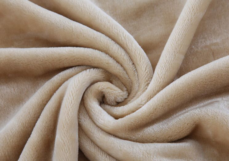 使用毛毯清洗劑消泡劑，消除涂膜各種弊病